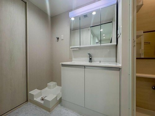 磯子台パークハイツ１号棟 内観写真（洗面台・洗面所）