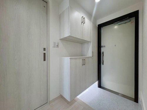 磯子台パークハイツ１号棟 現地写真（玄関）