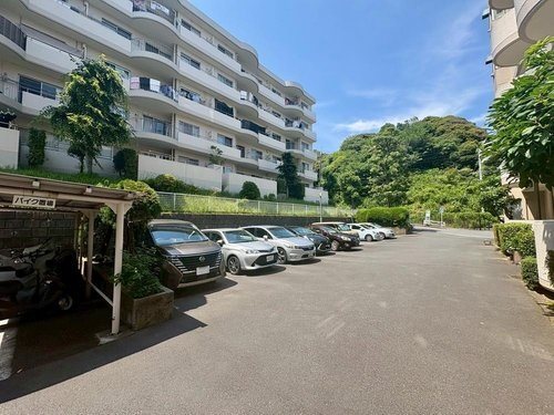 磯子台パークハイツ１号棟 共用部写真（駐車場）