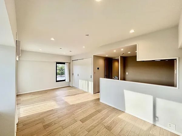 アルファシティ金沢八景Ｂ館 内観写真（リビング）