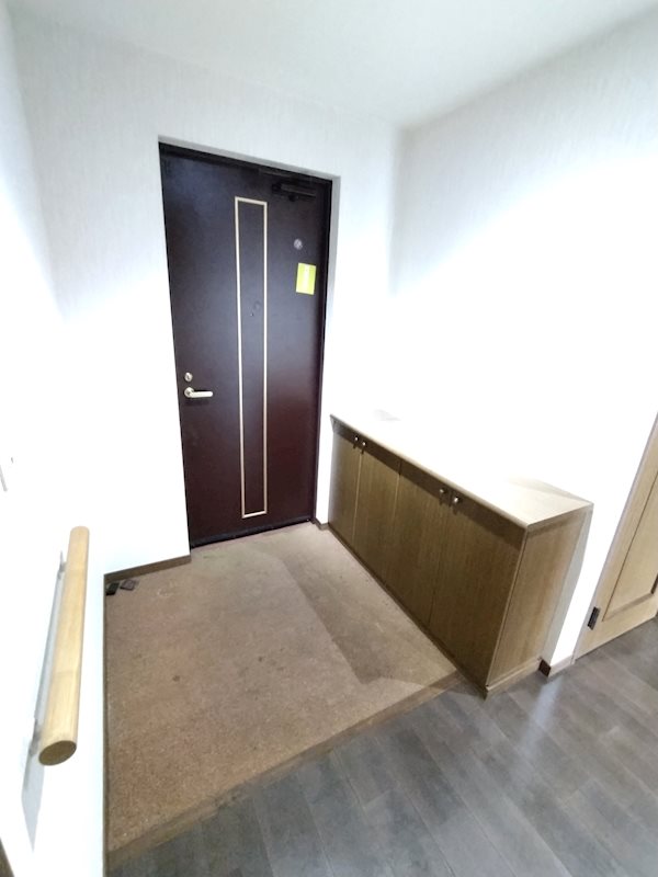 中銀ライフケア白井(中高齢者専用分譲マンション) 現地写真（玄関）