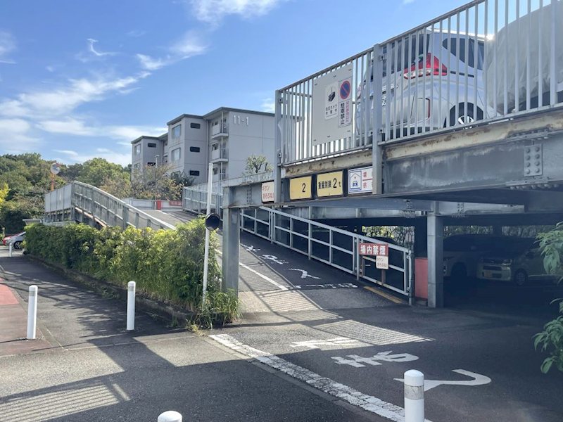 並木1丁目第1住宅 11-3号棟 共用部写真（駐車場）