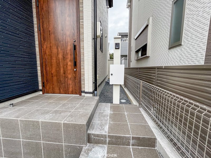 千葉県千葉市若葉区小倉町 現地写真（玄関）