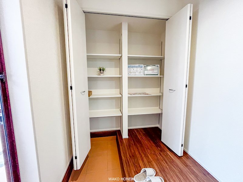 千葉県千葉市稲毛区小中台町 現地写真（玄関）