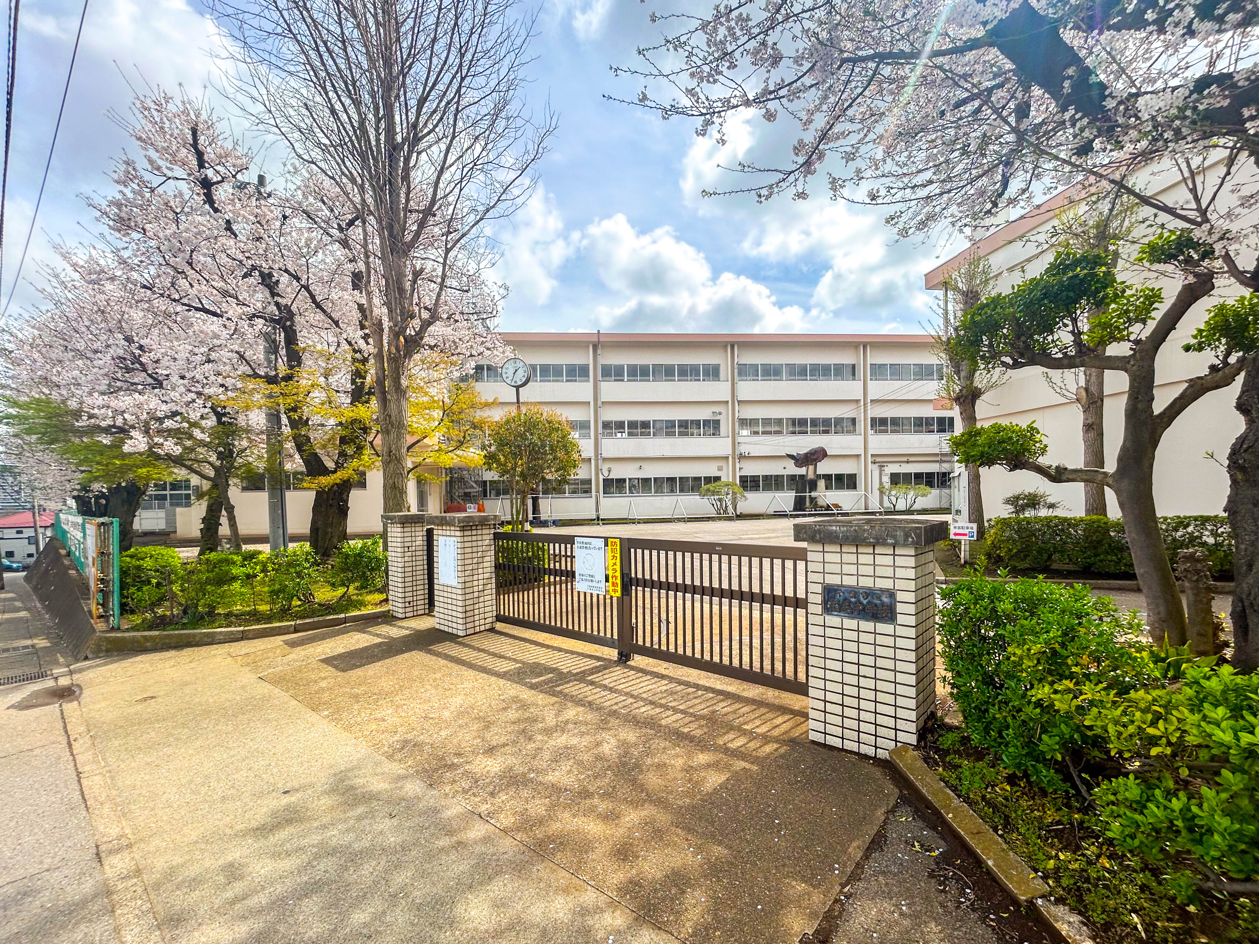千葉県千葉市稲毛区稲毛町５丁目 中学校
