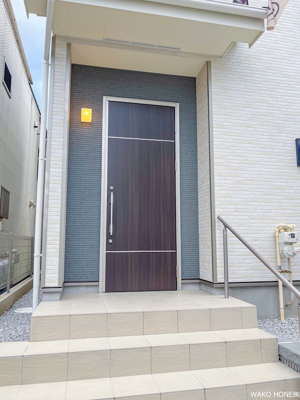 千葉県千葉市稲毛区稲毛町５丁目 現地写真（玄関）