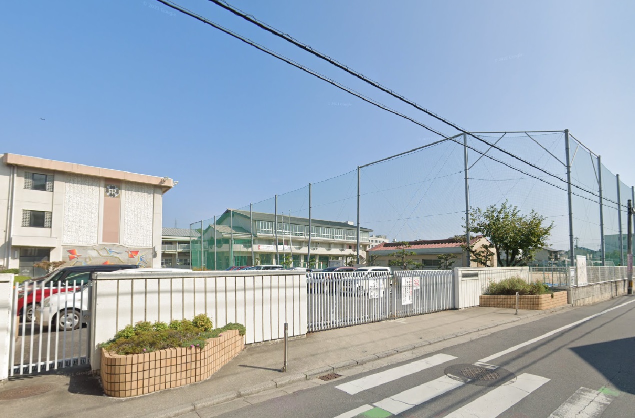 岡山県岡山市北区西崎本町 中学校