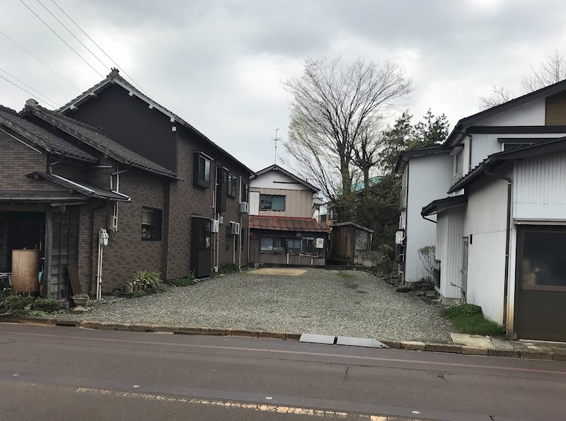 新潟県長岡市今朝白売土地 現地写真（前面道路含む現地写真）