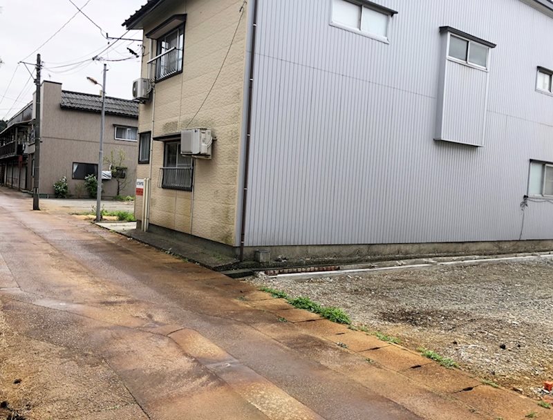見附市本町1丁目　売土地 現地写真（前面道路含む現地写真）