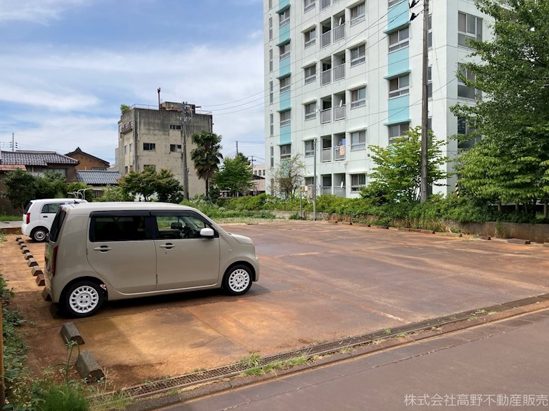 稽古町　月極駐車場付売土地 現地写真