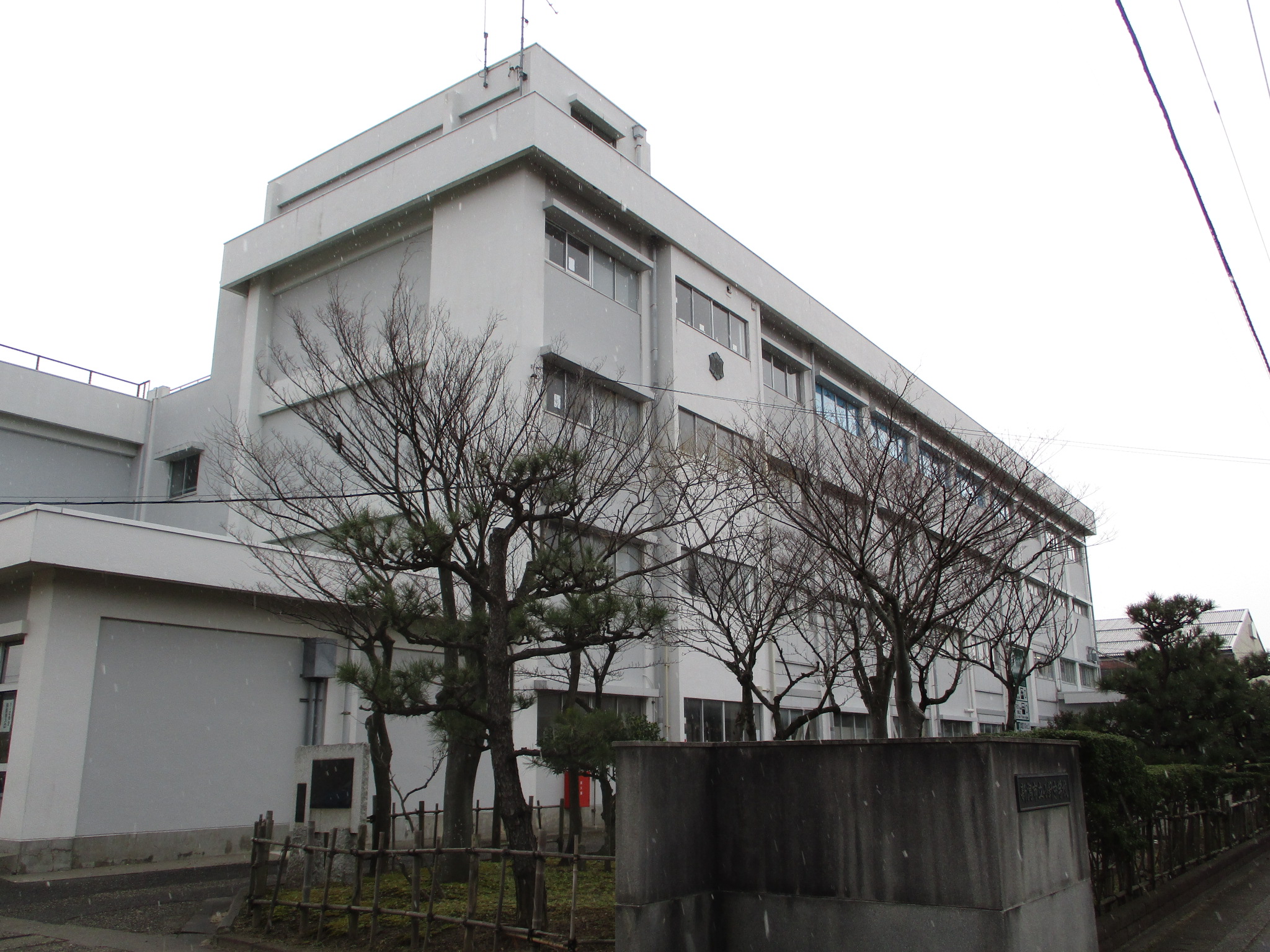 新潟県新潟市西区小針２丁目 中学校