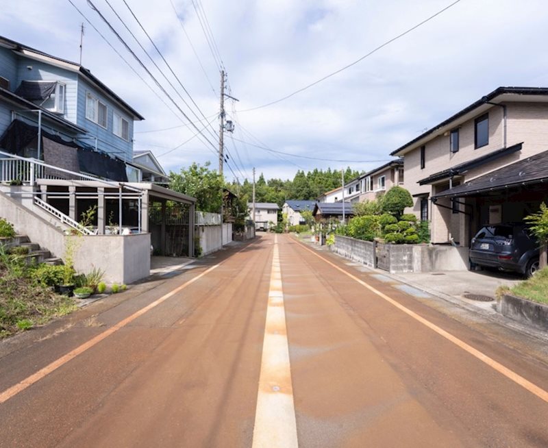 青葉台３丁目　中古住宅 現地写真（前面道路含む現地写真）