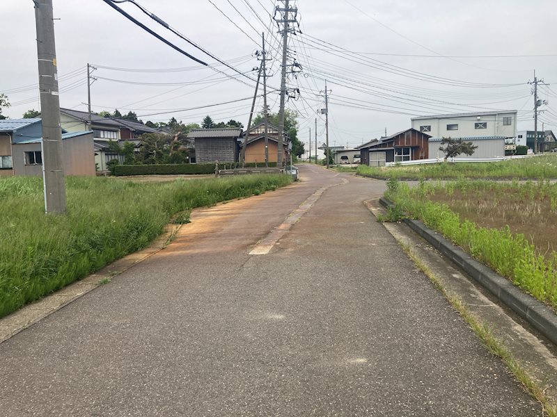 燕市田中新　売土地 現地写真（前面道路含む現地写真）