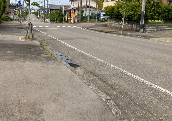 関原町三丁目甲468番　売土地 現地写真（前面道路含む現地写真）