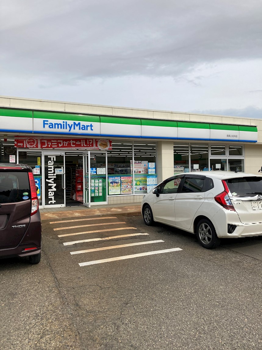 吉崎字中田713番　売土地 コンビニ