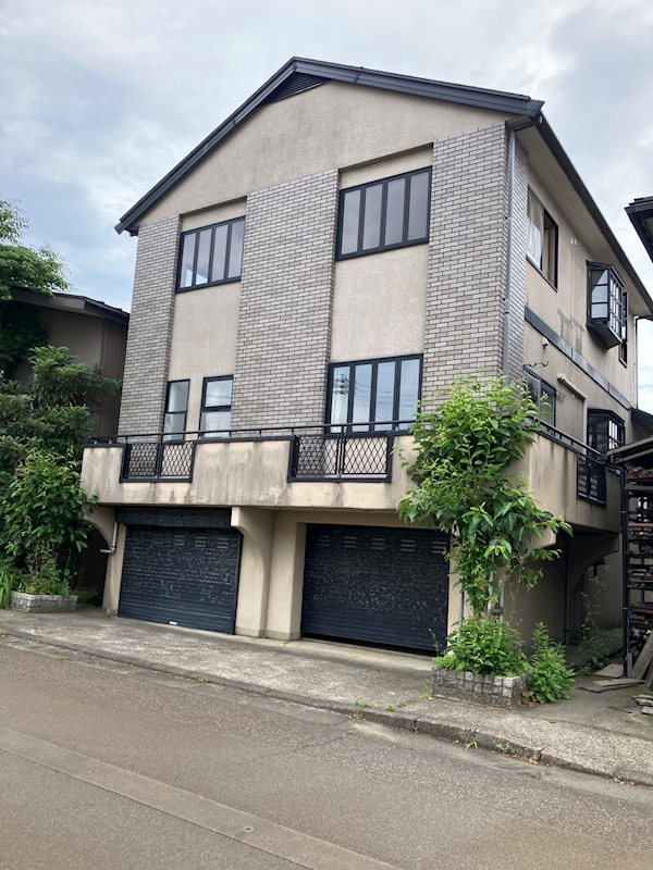 長岡市堀金一丁目 中古住宅 現地写真