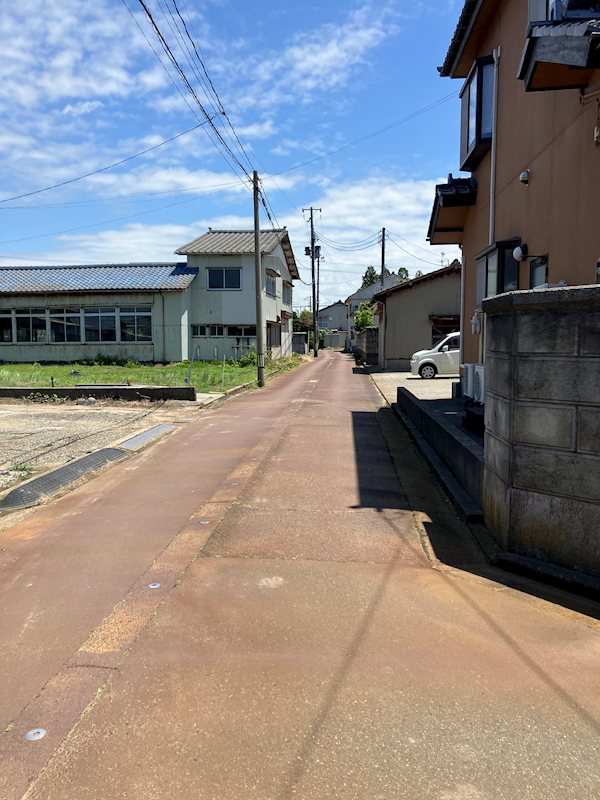 燕市東太田　売土地 現地写真（前面道路含む現地写真）