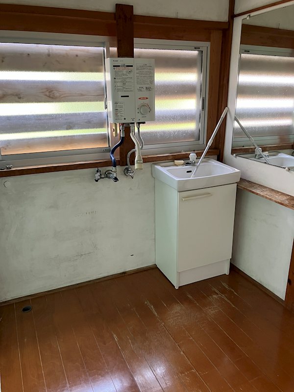 東川口1979番62　中古戸建 内観写真（洗面台・洗面所）