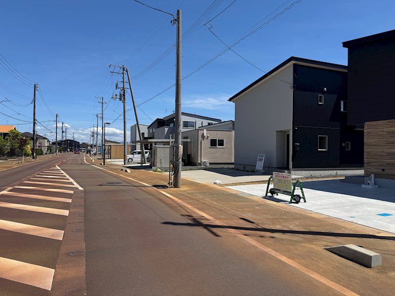 【新築】吉田南分譲住宅 現地写真（前面道路含む現地写真）