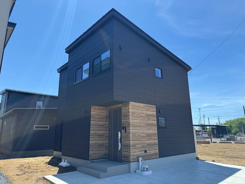 【新築】吉田南分譲住宅 現地写真（玄関）