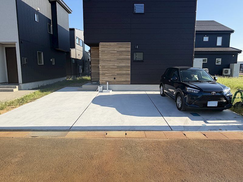 《新築》吉田南分譲住宅 現地写真（駐車場）