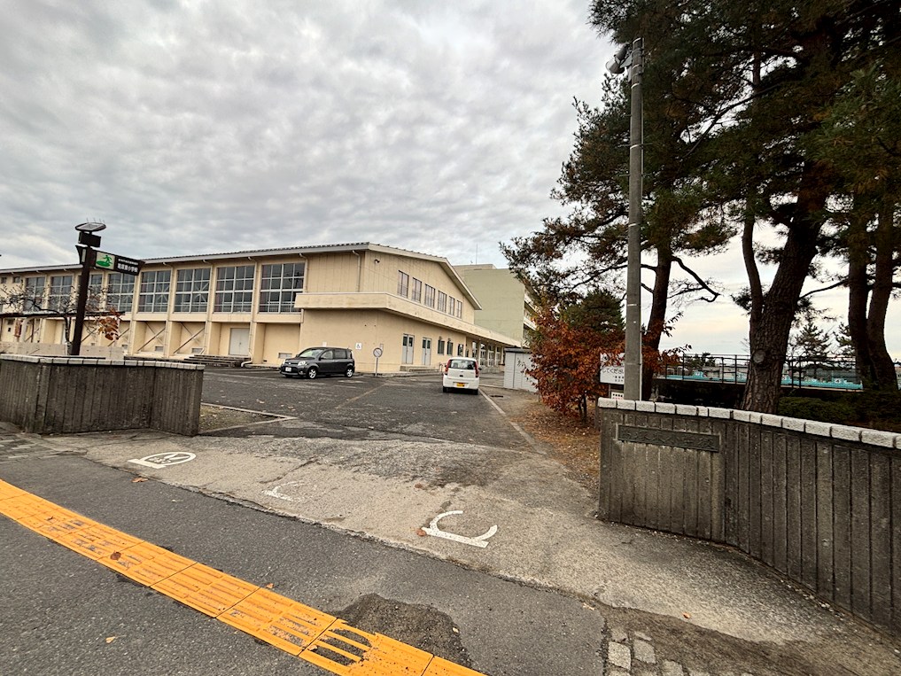 新潟県新潟市北区葛塚 小学校