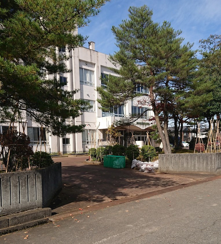 長岡市大荒戸町　売土地 小学校