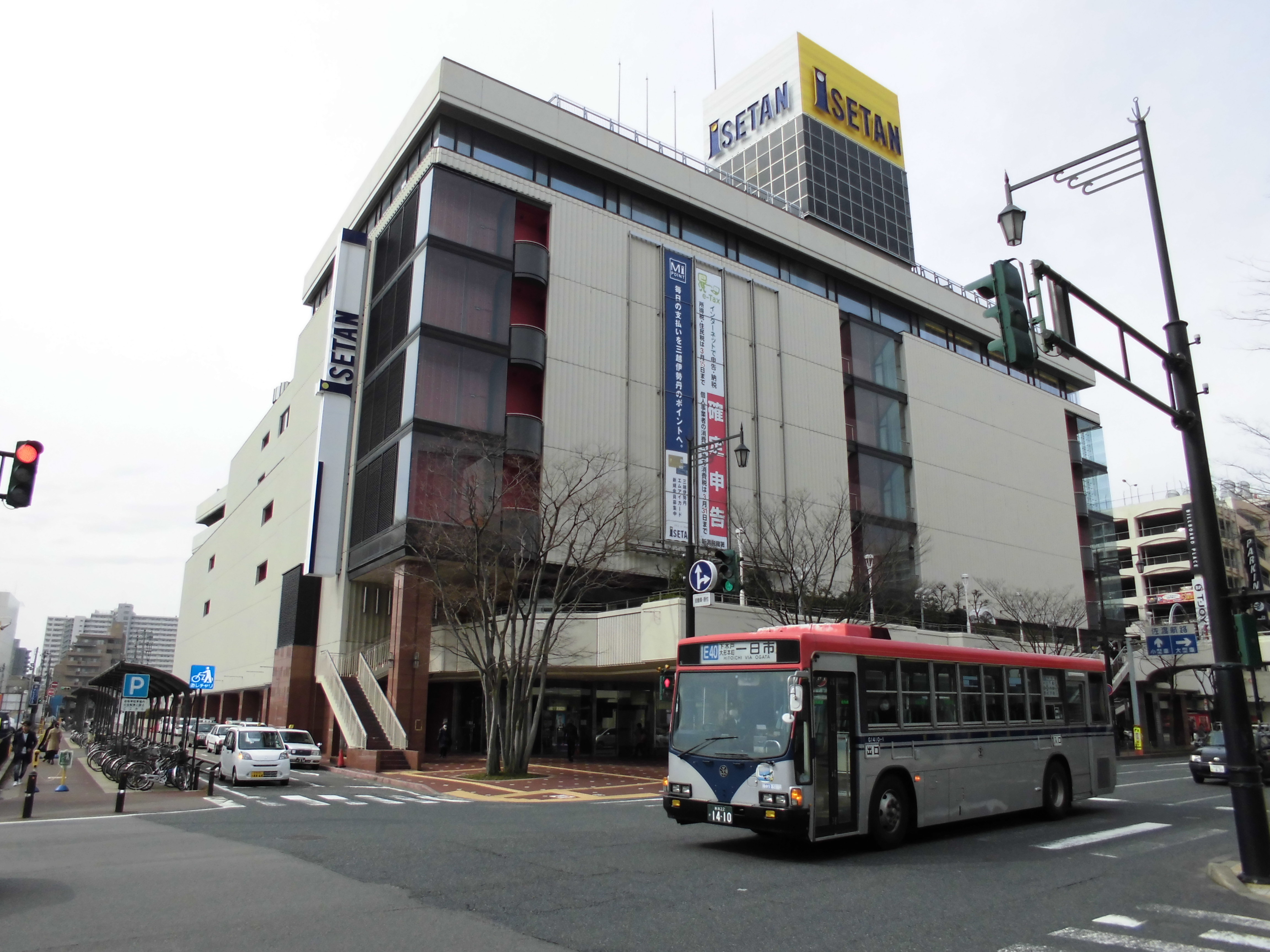 新潟県新潟市中央区万代１丁目 ショッピング施設