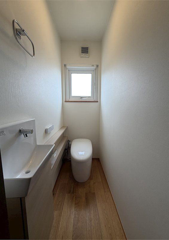 高町3丁目　中古住宅 内観写真（トイレ）