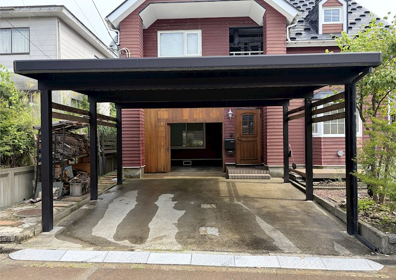 高町3丁目　中古住宅 現地写真（駐車場）