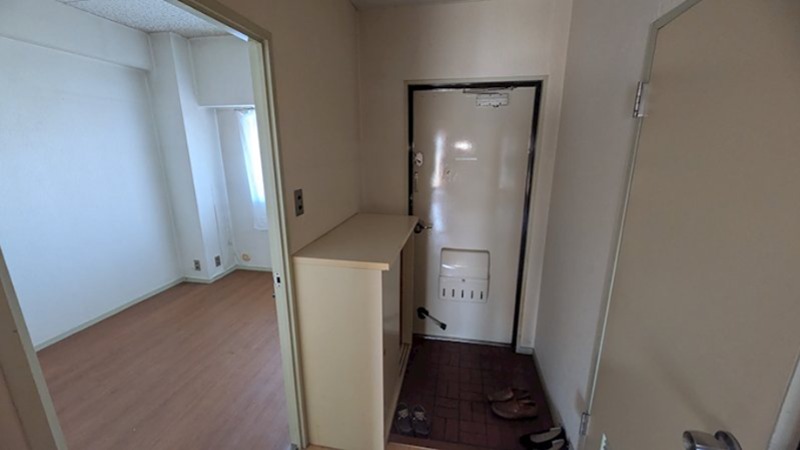 岩塚町スカイマンション401 現地写真（玄関）