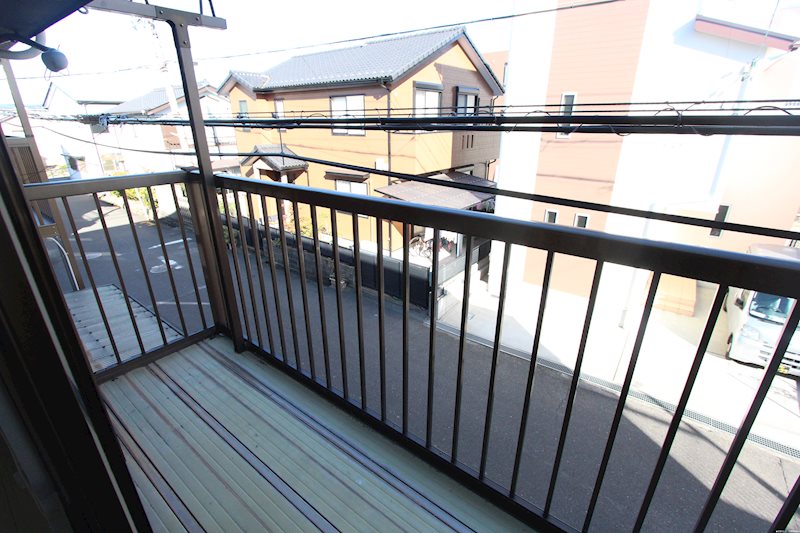 岩倉市南新町五反田　テラスハウス その他
