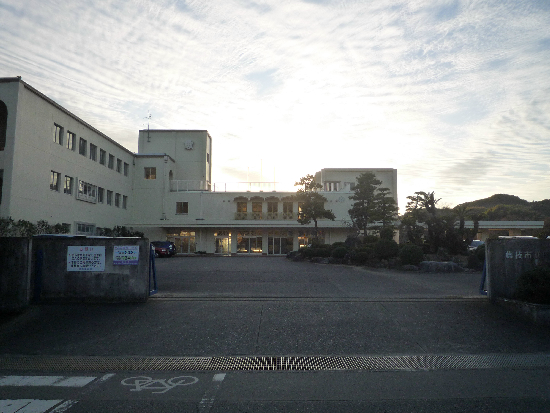 藤枝市岡部町岡部 中学校