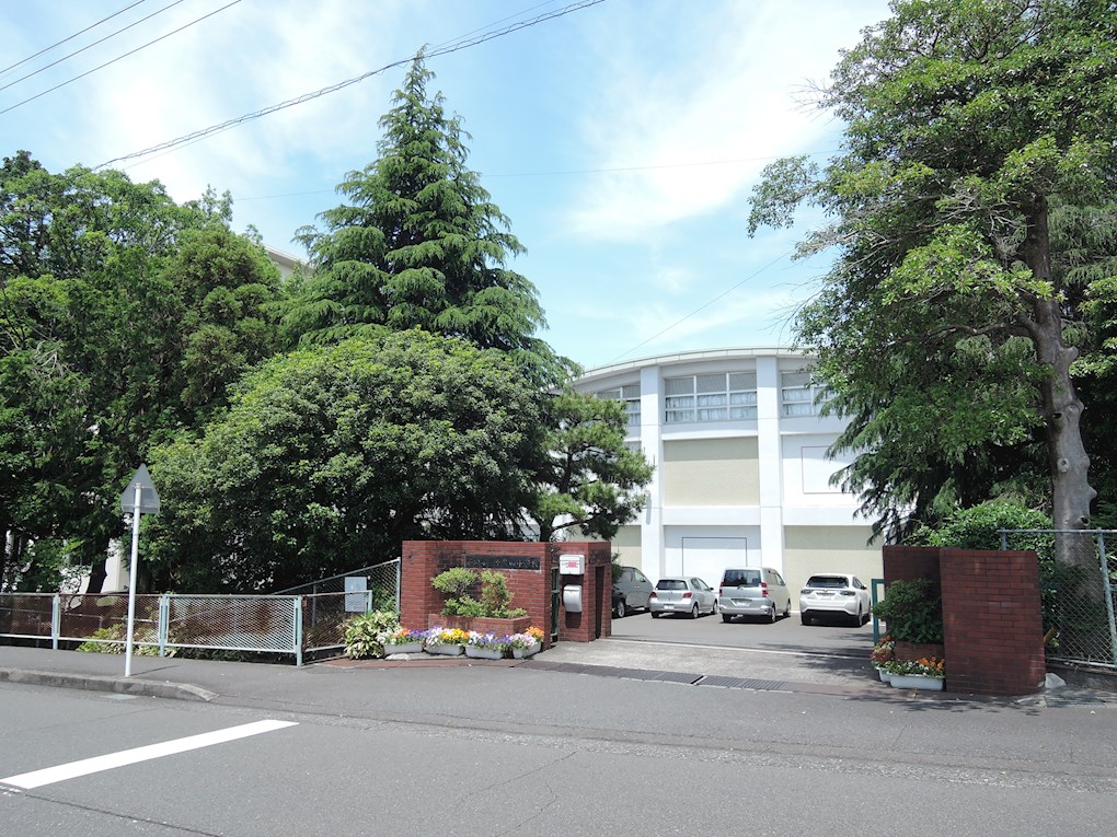 聖一色運動場前ハイム 中学校