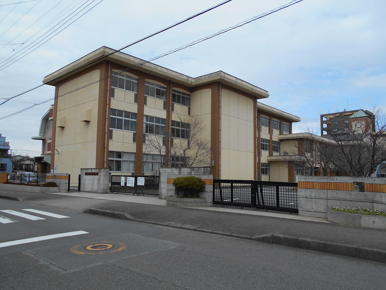 静岡県沼津市錦町3番11 小学校