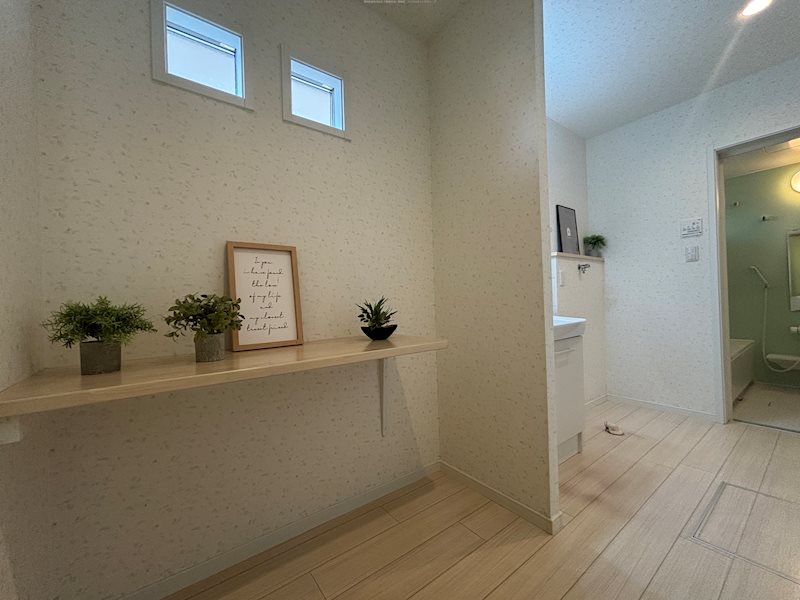 焼津市石津戸建 内観写真（洗面台・洗面所）