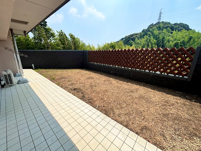エンブルヒルズ駿河台106 現地写真（庭）