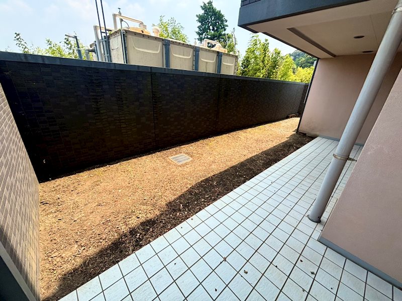 エンブルヒルズ駿河台106 現地写真（庭）