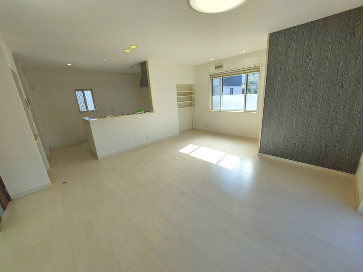 焼津市五ケ堀之内 中古戸建 内観写真（リビング）
