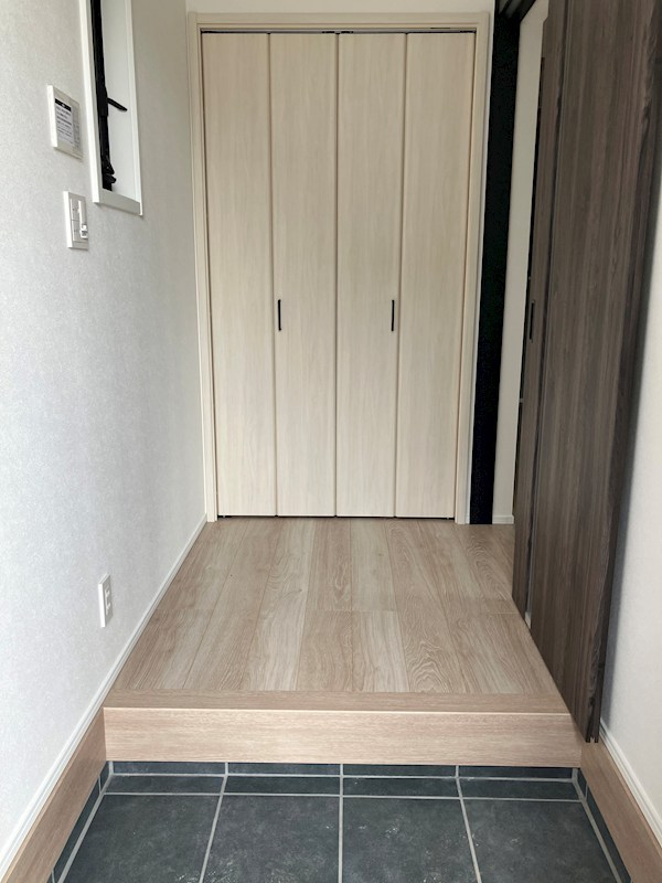 【静鉄不動産】エバースクエア緑町　２号地 現地写真（玄関）