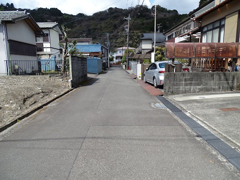 静岡市駿河区丸子芹が谷町10-30-1 現地写真（前面道路含む現地写真）