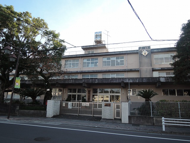 静岡市駿河区丸子芹が谷町10-30-1 小学校