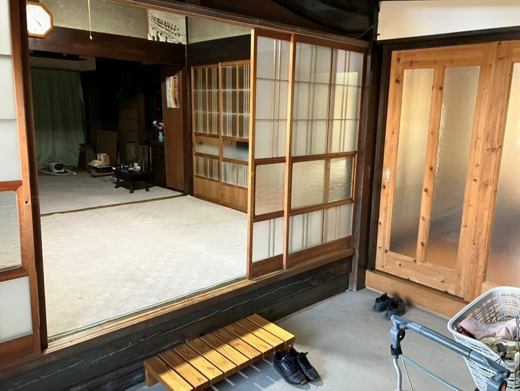 焼津市藤守　中古戸建 現地写真（玄関）