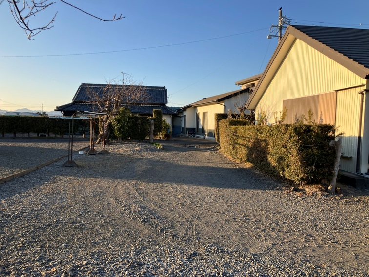 焼津市藤守　中古戸建 現地写真（駐車場）