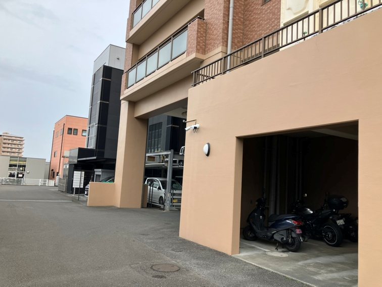 グランサラ焼津EAST TOWER 共用部写真（駐車場）