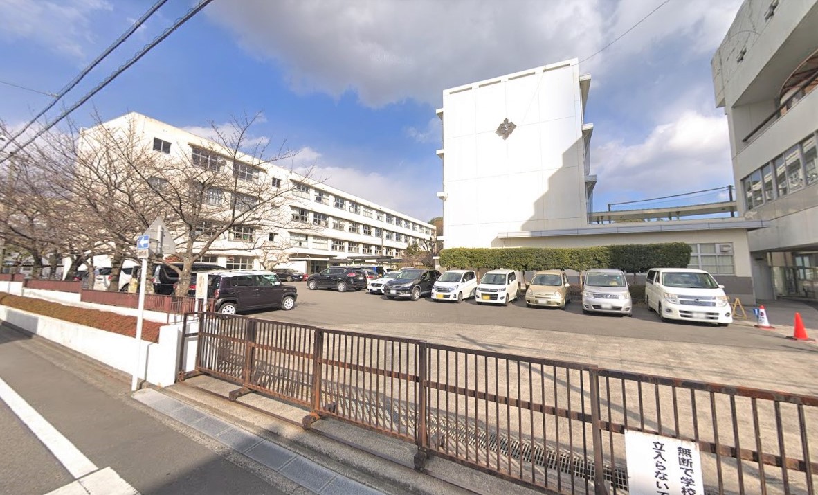 安西５丁目　土地 中学校
