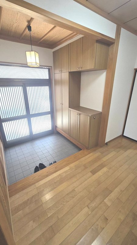 静岡県焼津市東小川３丁目 現地写真（玄関）