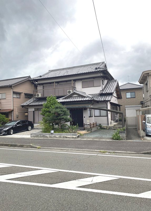 藤枝市藤岡2丁目　中古戸建 現地写真（駐車場）