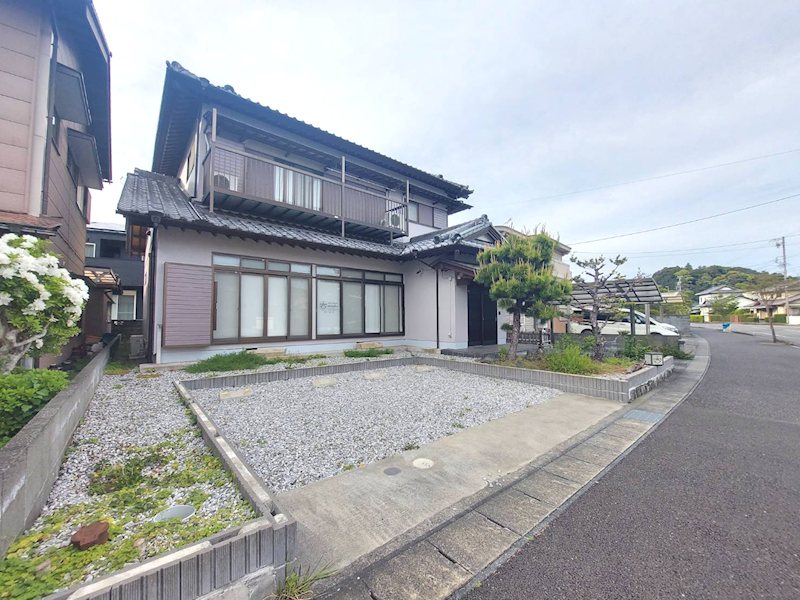 藤枝市藤岡2丁目　中古戸建 現地写真（駐車場）