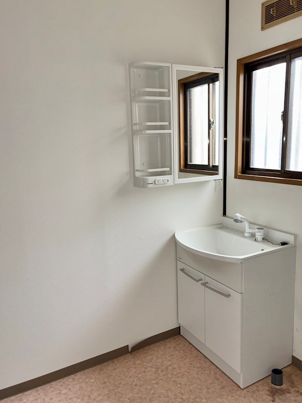 瀬名川3丁目　中古戸建 内観写真（洗面台・洗面所）